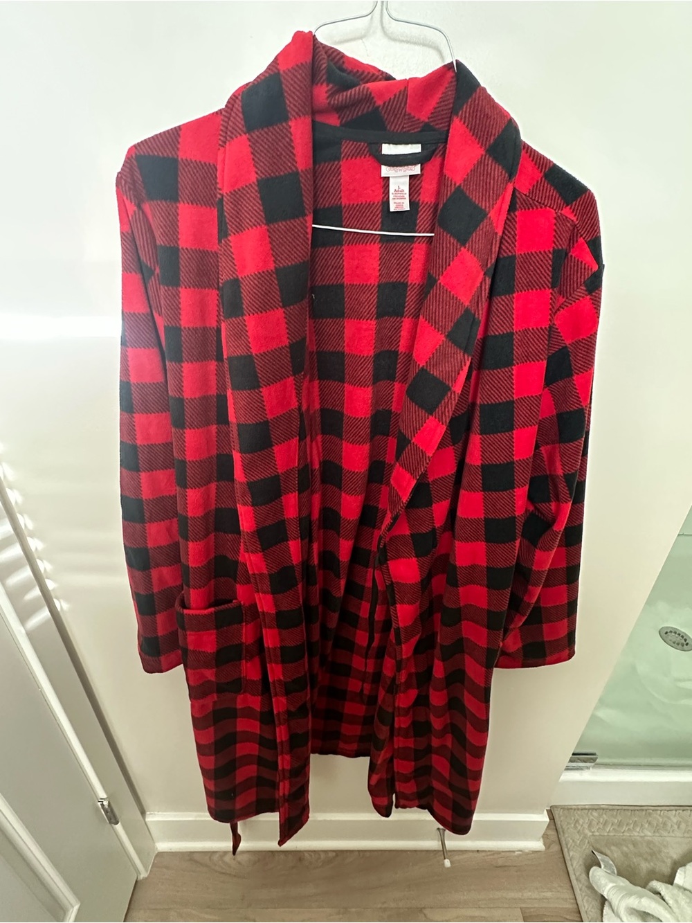 Wondershop Red & Black Buffalo Plaid Shawl Collar Bath Robe